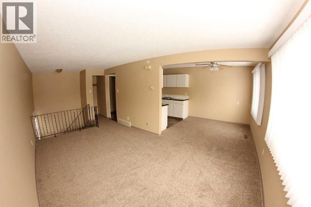 4, 1713 St Edward's Boulevard N, Lethbridge, Alberta  T1H 1X2 - Photo 5 - A2266314
