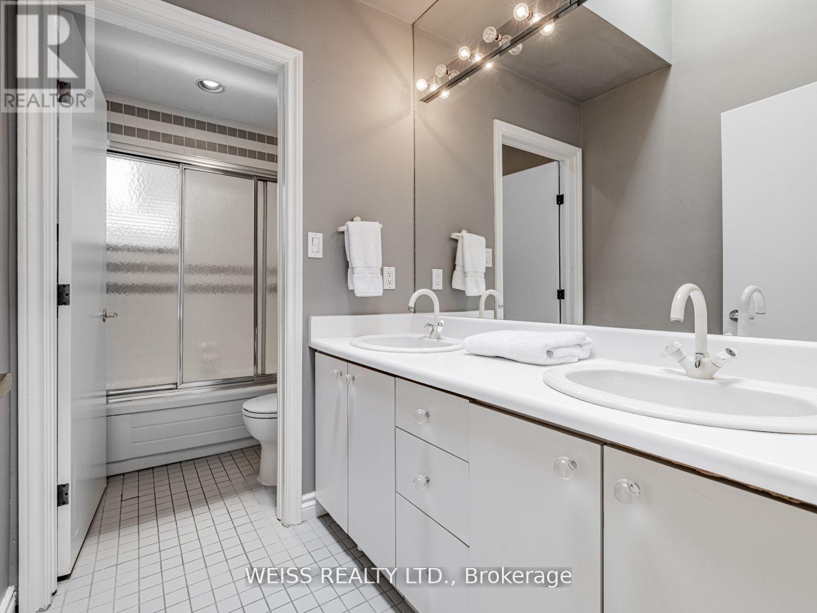 14 Northmount Avenue, Toronto, Ontario  M3H 1N4 - Photo 20 - C12476999