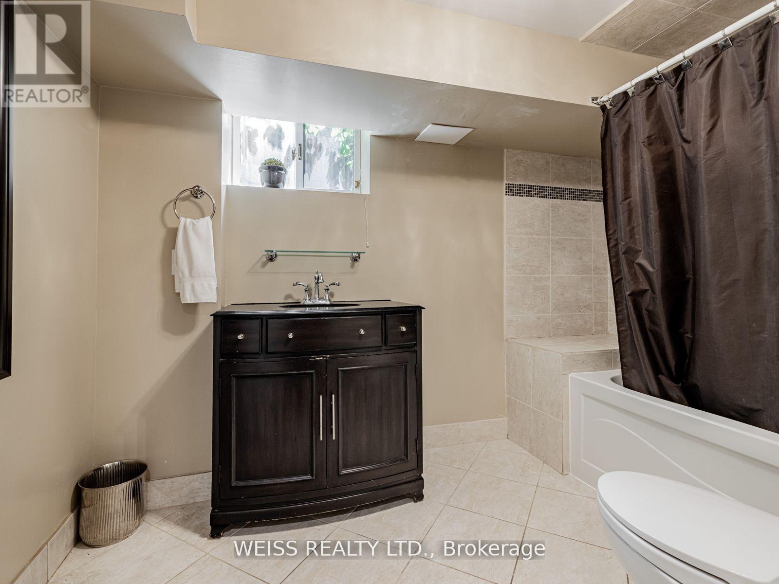 14 Northmount Avenue, Toronto, Ontario  M3H 1N4 - Photo 34 - C12476999