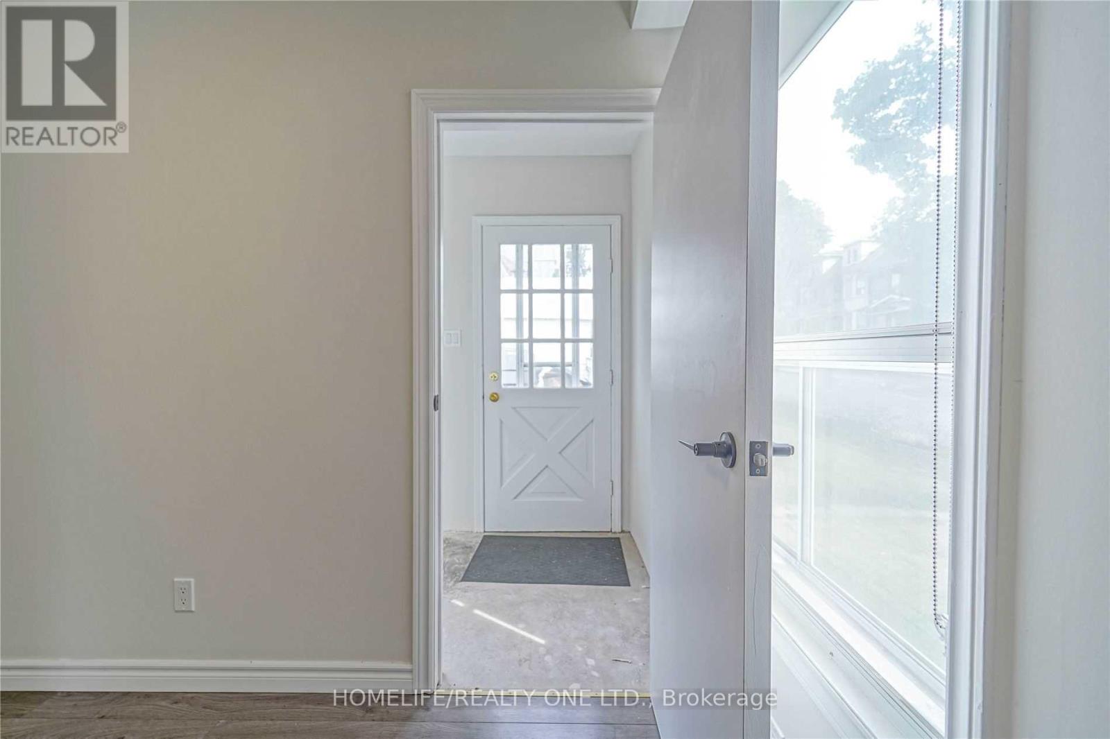 104 Benson Avenue, Toronto, Ontario  M6G 2J1 - Photo 10 - C12477001