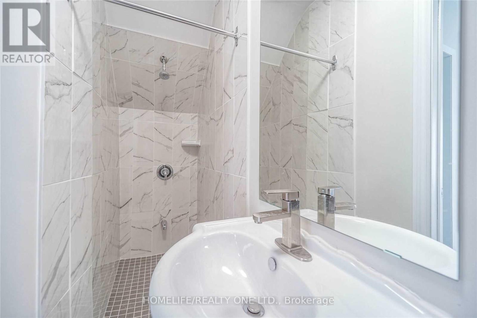 104 Benson Avenue, Toronto, Ontario  M6G 2J1 - Photo 12 - C12477001