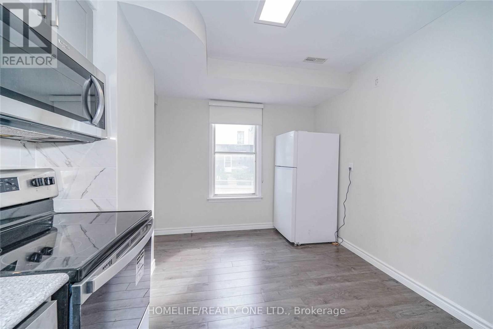 104 Benson Avenue, Toronto, Ontario  M6G 2J1 - Photo 17 - C12477001
