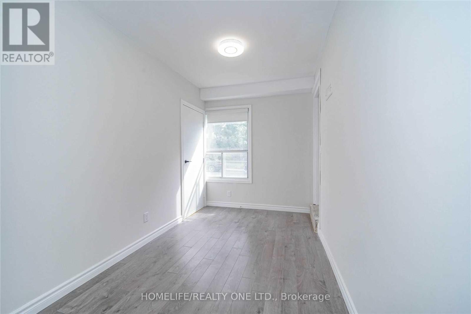 104 Benson Avenue, Toronto, Ontario  M6G 2J1 - Photo 4 - C12477001