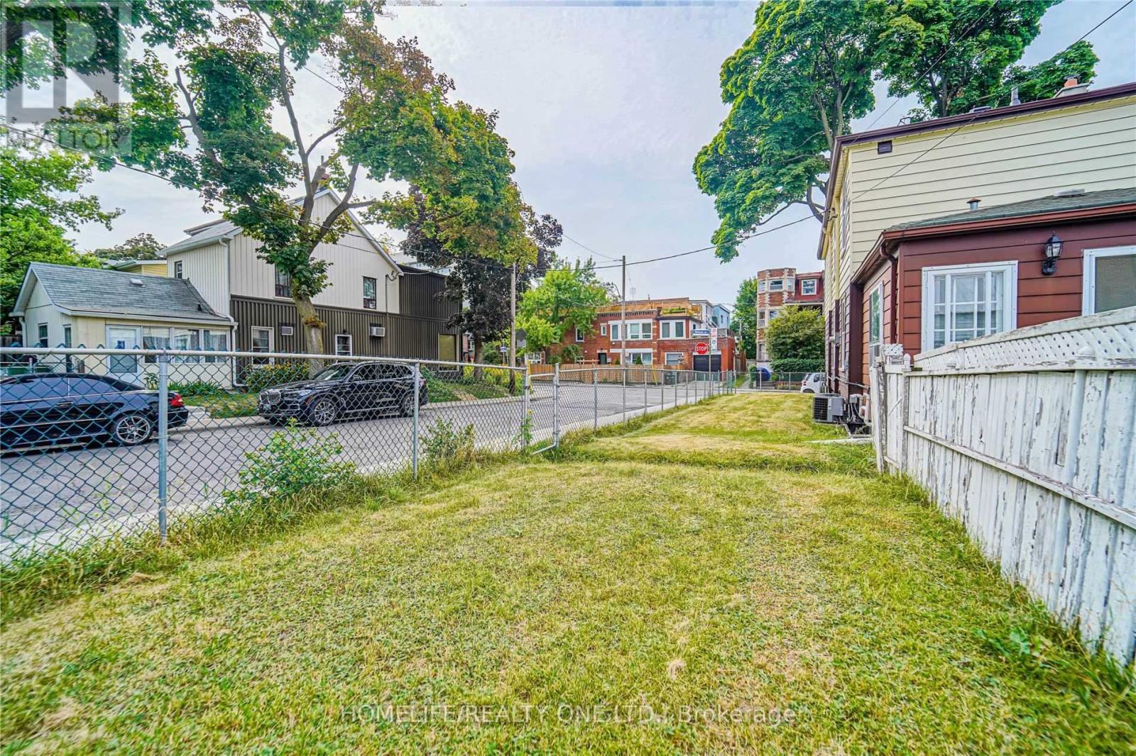 104 Benson Avenue, Toronto, Ontario  M6G 2J1 - Photo 49 - C12477001