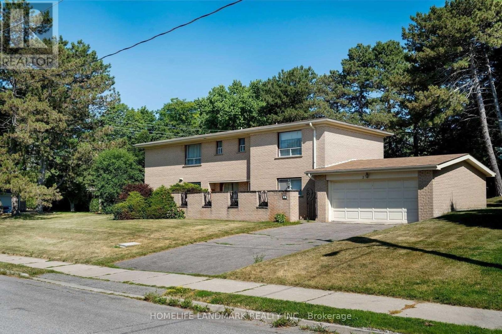 2 Royal Oak Drive, Toronto, Ontario  M3C 2M2 - Photo 2 - C12477012
