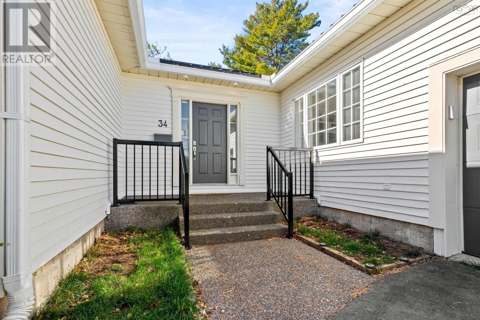34 Sunset Drive, Bridgewater, Nova Scotia  B4V 3R5 - Photo 2 - 202526194
