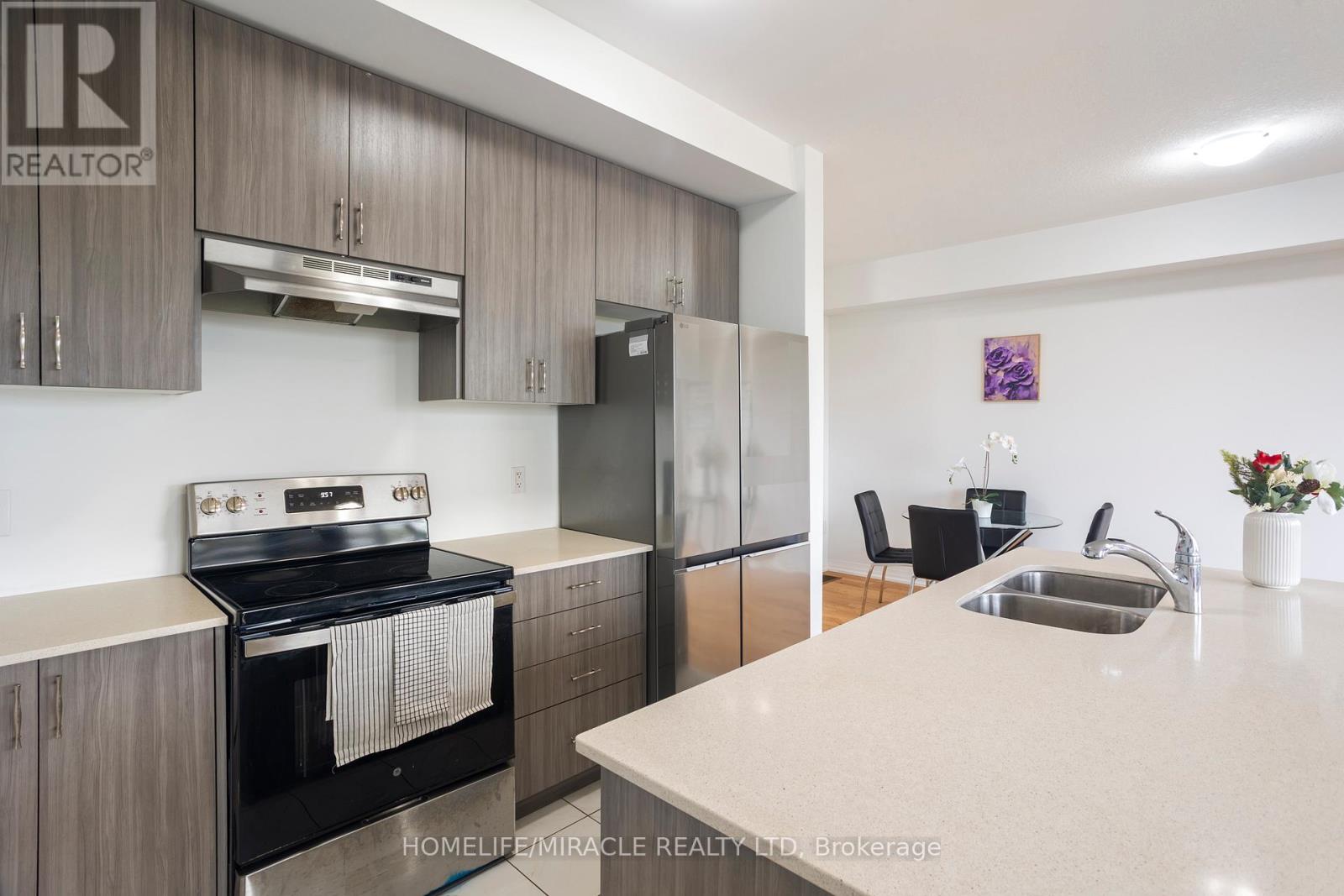 330 Bismark Drive, Cambridge, Ontario  N1S 0C6 - Photo 18 - X12437514