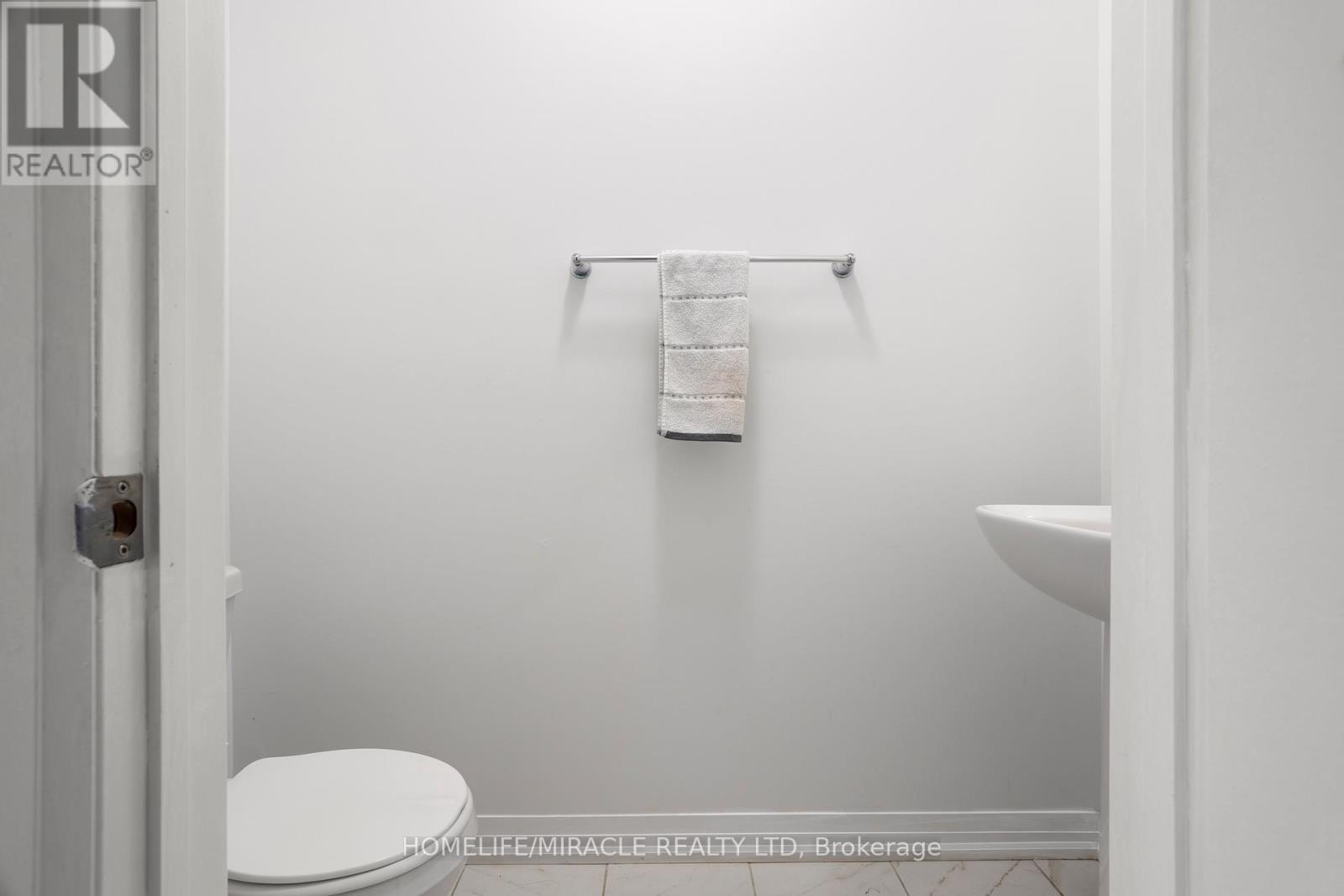330 Bismark Drive, Cambridge, Ontario  N1S 0C6 - Photo 8 - X12437514