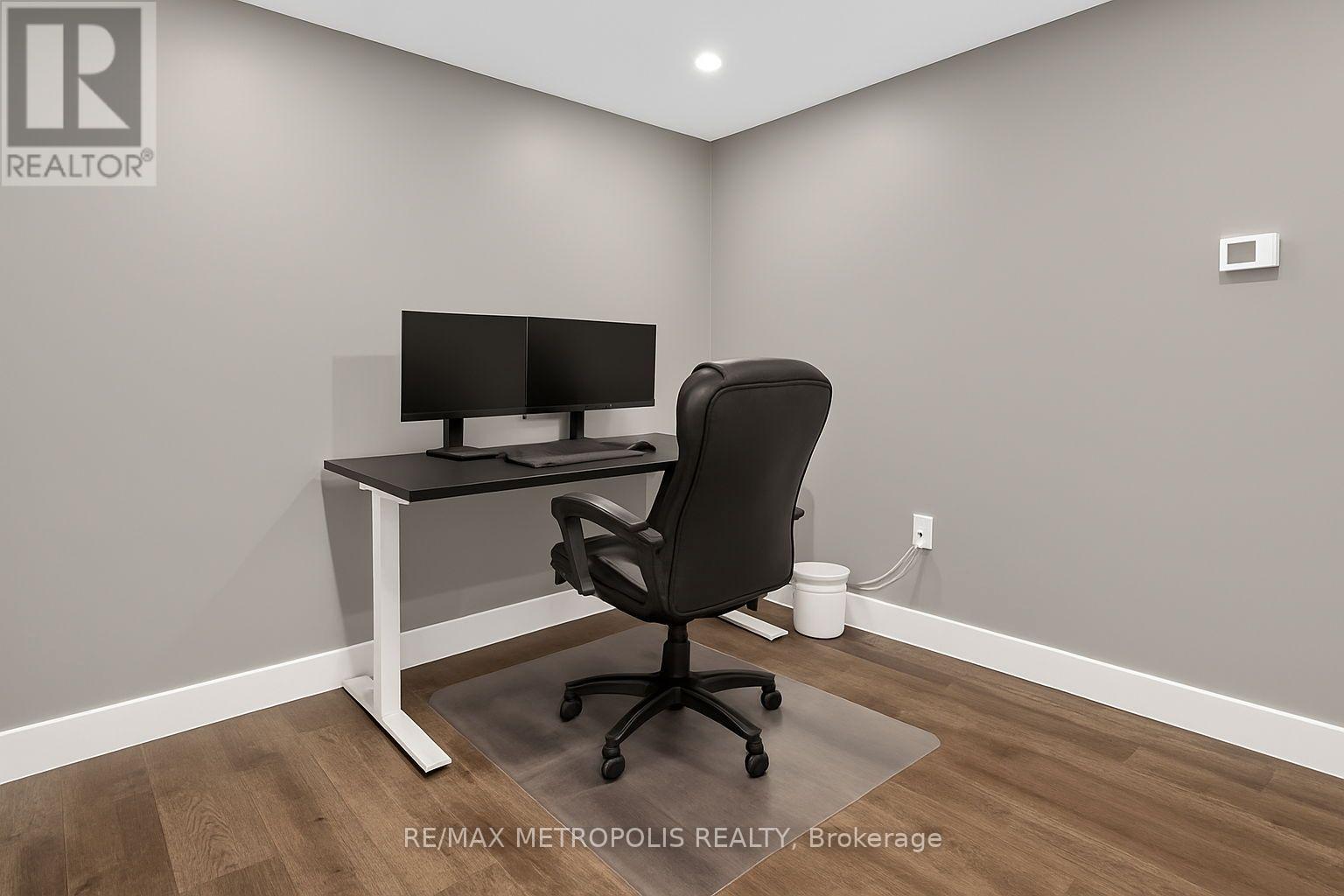 1859 Parkhurst Avenue, London East, Ontario  N5V 2C4 - Photo 14 - X12476376