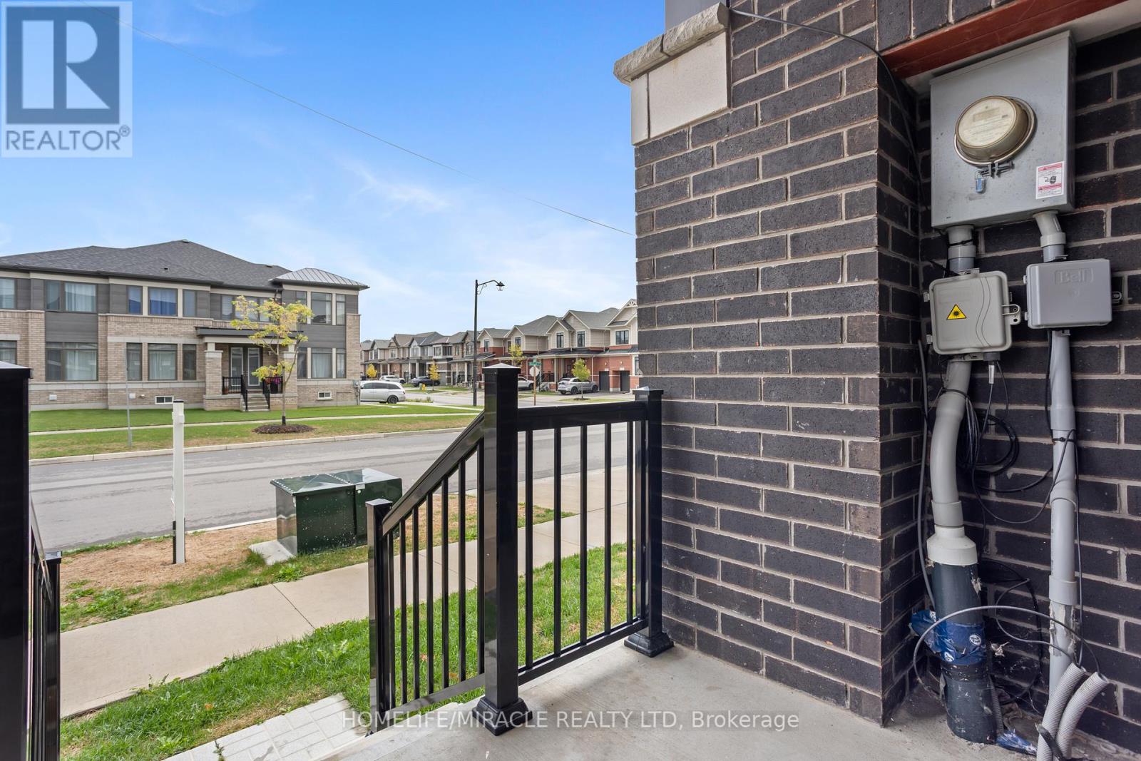 330 Bismark Drive, Cambridge, Ontario  N1S 0C6 - Photo 4 - X12437514