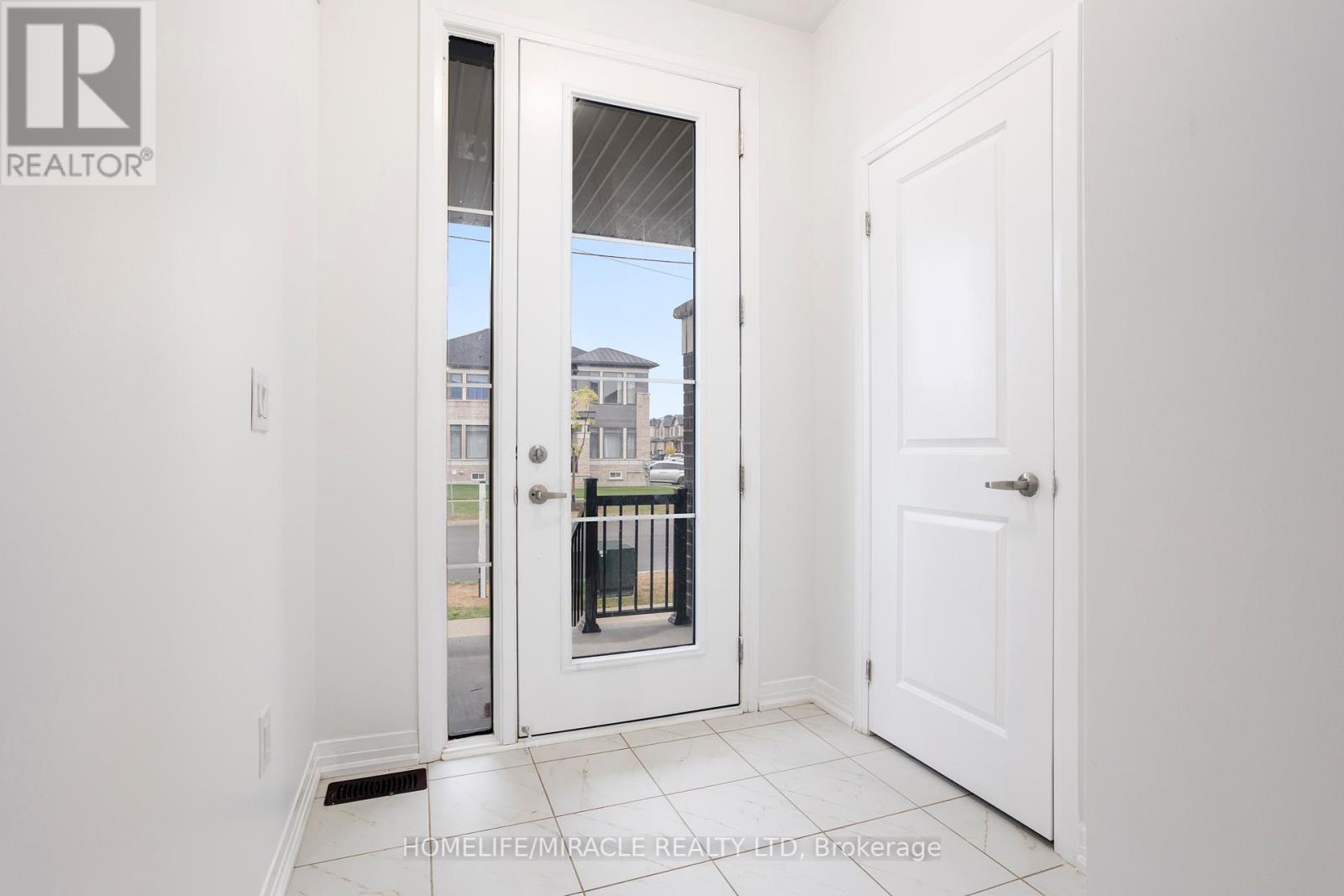 330 Bismark Drive, Cambridge, Ontario  N1S 0C6 - Photo 6 - X12437514