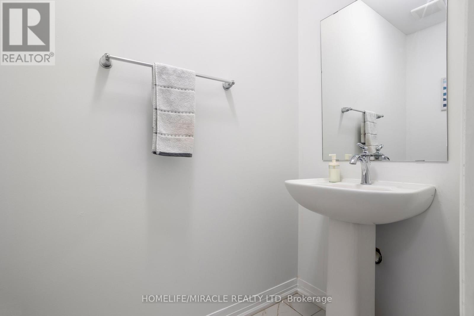 330 Bismark Drive, Cambridge, Ontario  N1S 0C6 - Photo 7 - X12437514