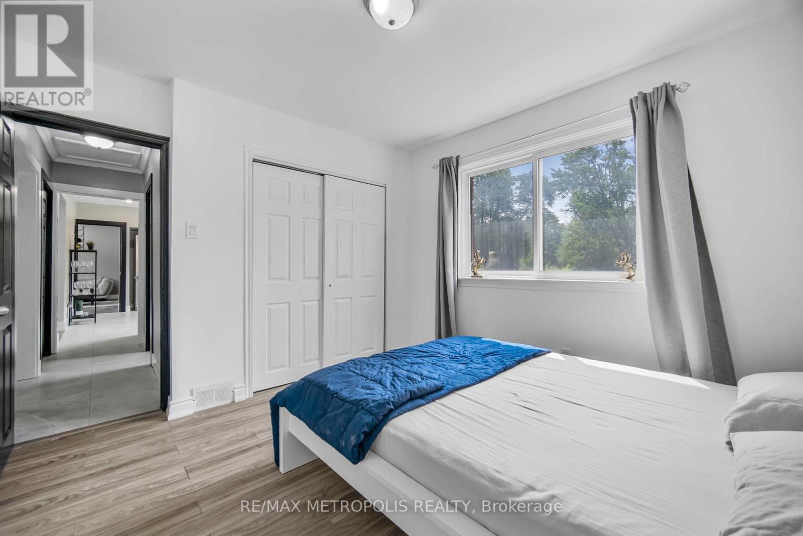 1859 Parkhurst Avenue, London East, Ontario  N5V 2C4 - Photo 11 - X12476376
