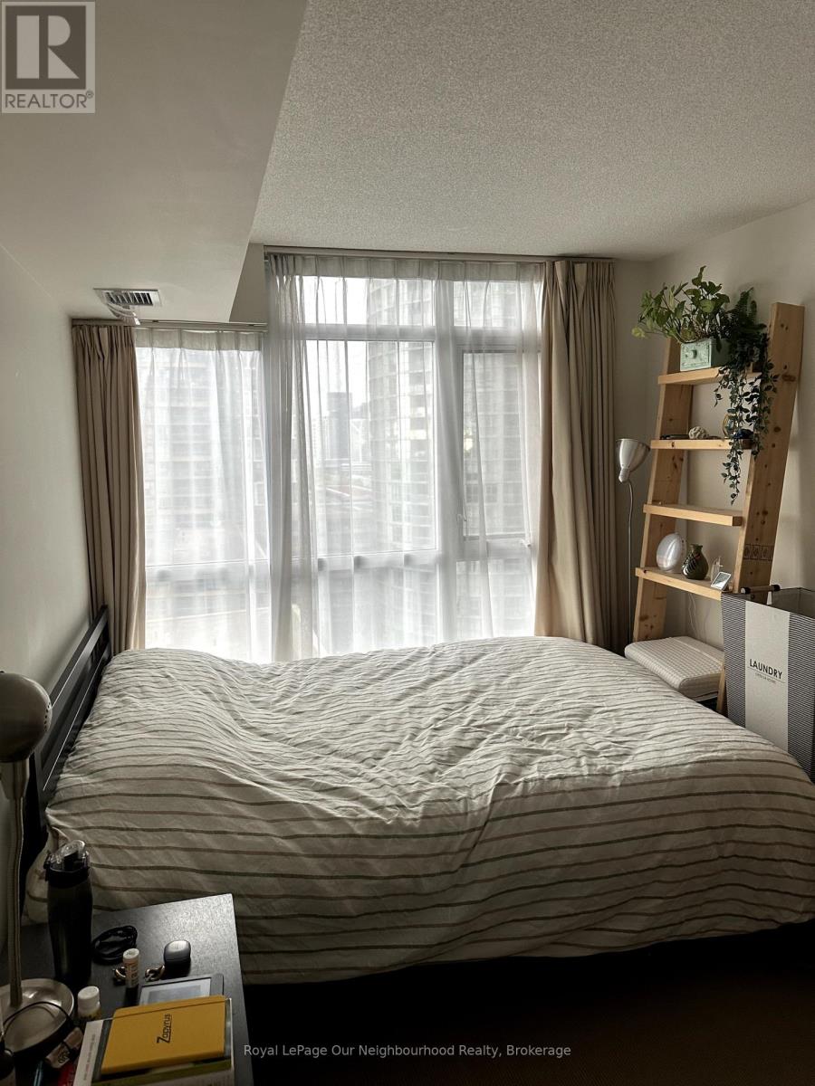 1710 - 10 Capreol Court, Toronto, Ontario  M5V 4B3 - Photo 11 - C12469664