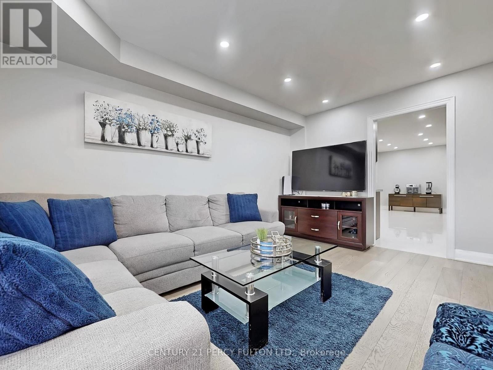 74 Doubtfire Crescent, Markham, Ontario L3S 3V4 - Photo 12 - N12445106