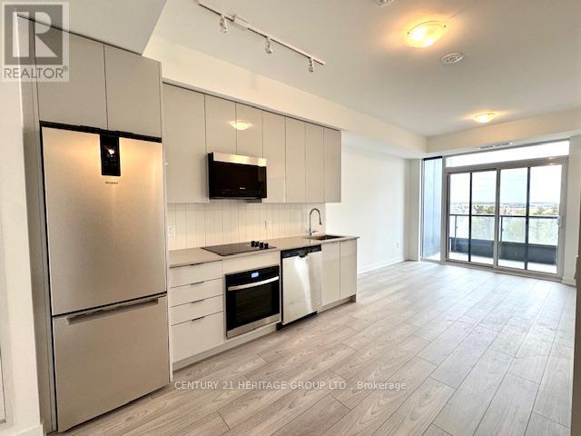 807 - 474 Caldari Road, Vaughan, Ontario  L4K 0R5 - Photo 6 - N12420324