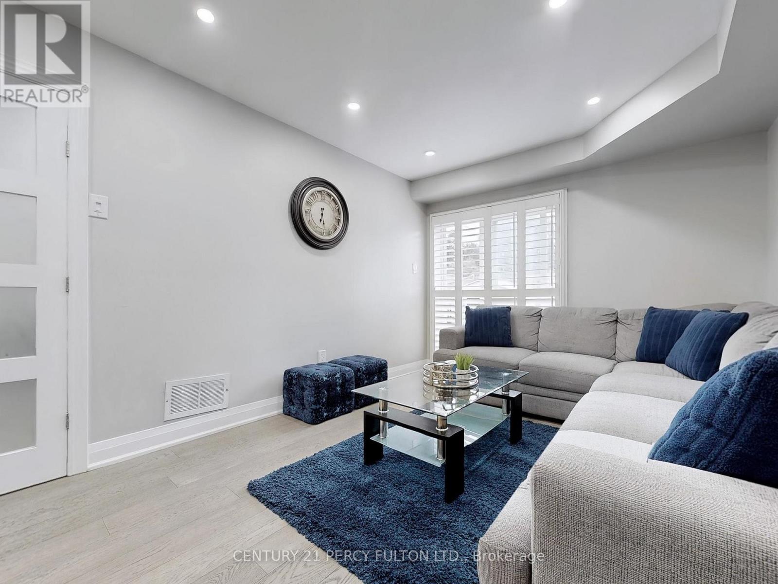 74 Doubtfire Crescent, Markham, Ontario L3S 3V4 - Photo 11 - N12445106