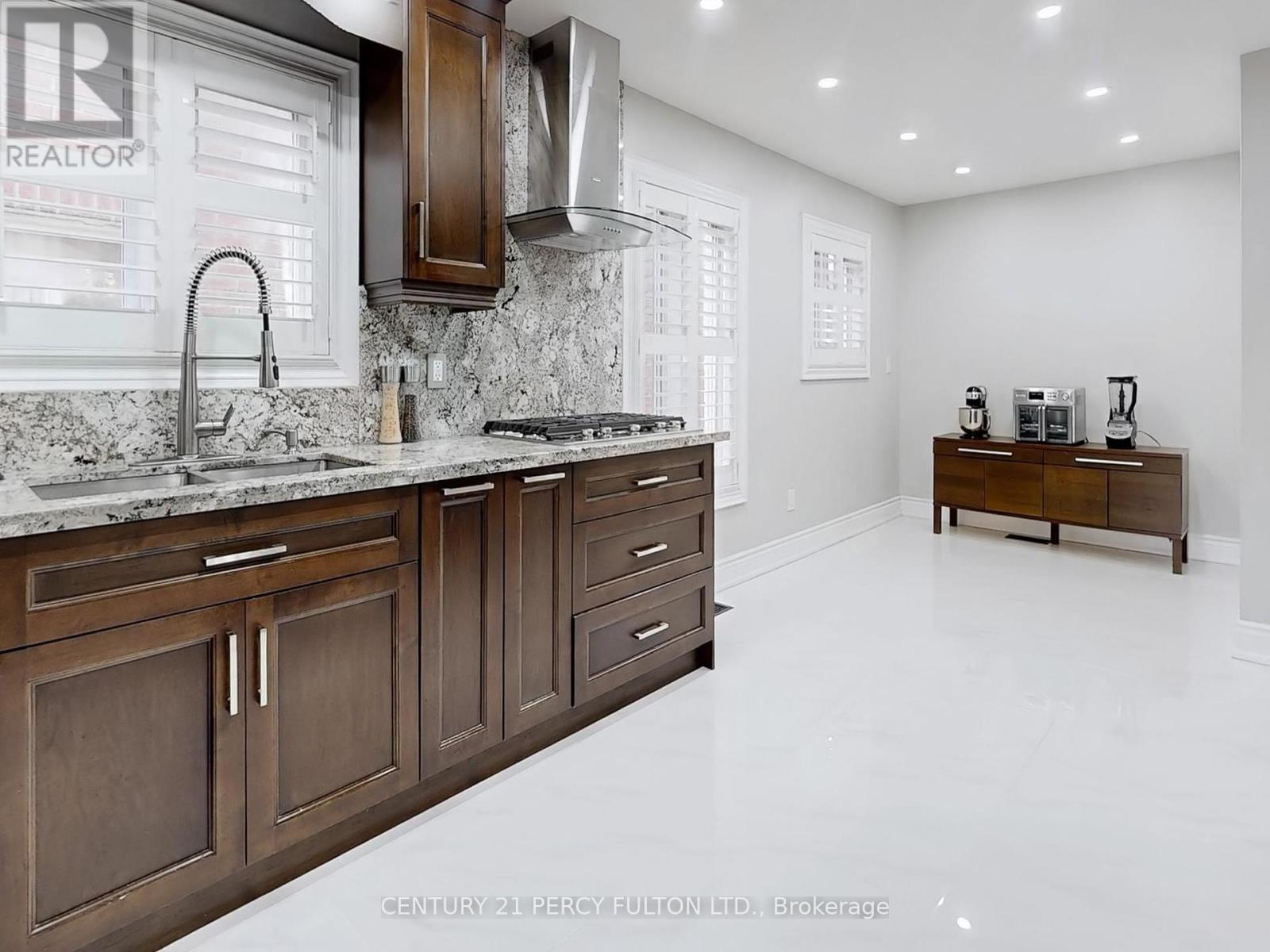 74 Doubtfire Crescent, Markham, Ontario L3S 3V4 - Photo 16 - N12445106