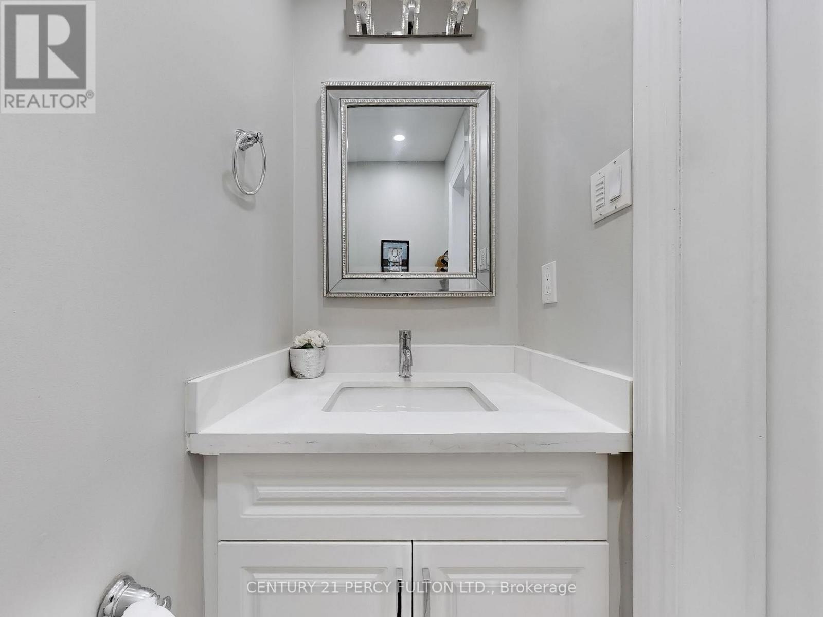 74 Doubtfire Crescent, Markham, Ontario L3S 3V4 - Photo 18 - N12445106