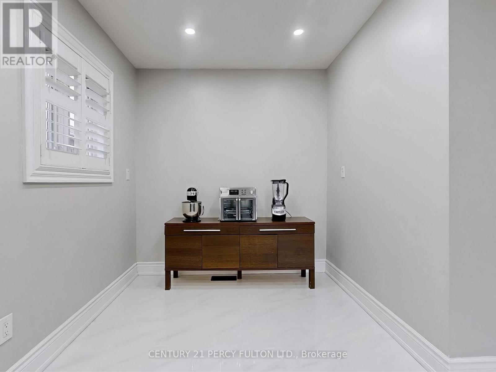 74 Doubtfire Crescent, Markham, Ontario L3S 3V4 - Photo 17 - N12445106