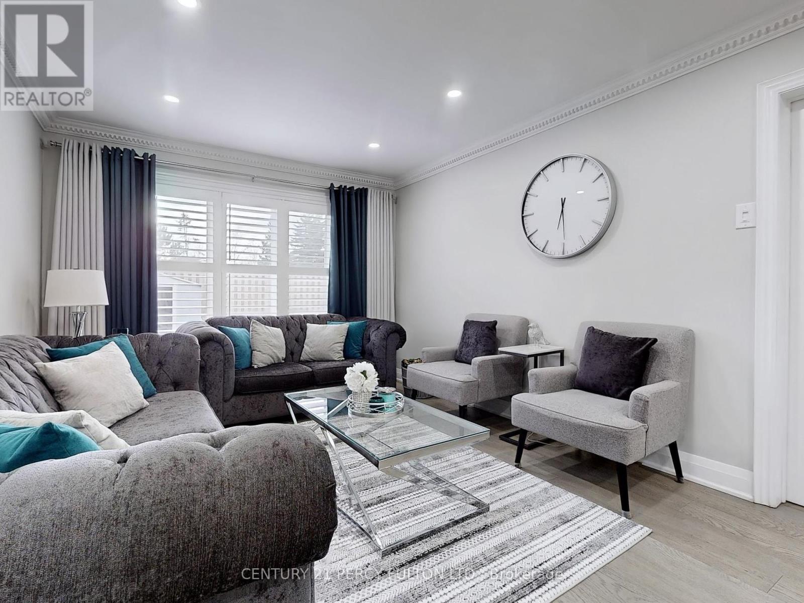 74 Doubtfire Crescent, Markham, Ontario L3S 3V4 - Photo 4 - N12445106