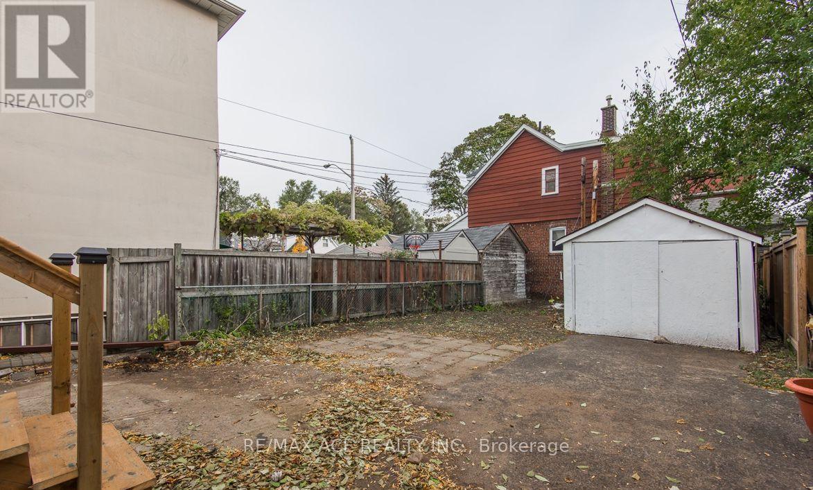 183 Glebemount Avenue, Toronto, Ontario  M4C 3S9 - Photo 13 - E12476955