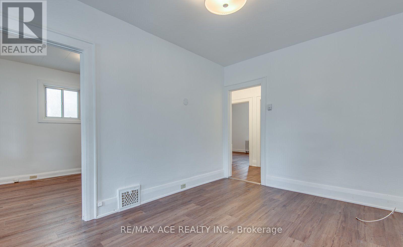 183 Glebemount Avenue, Toronto, Ontario  M4C 3S9 - Photo 6 - E12476955