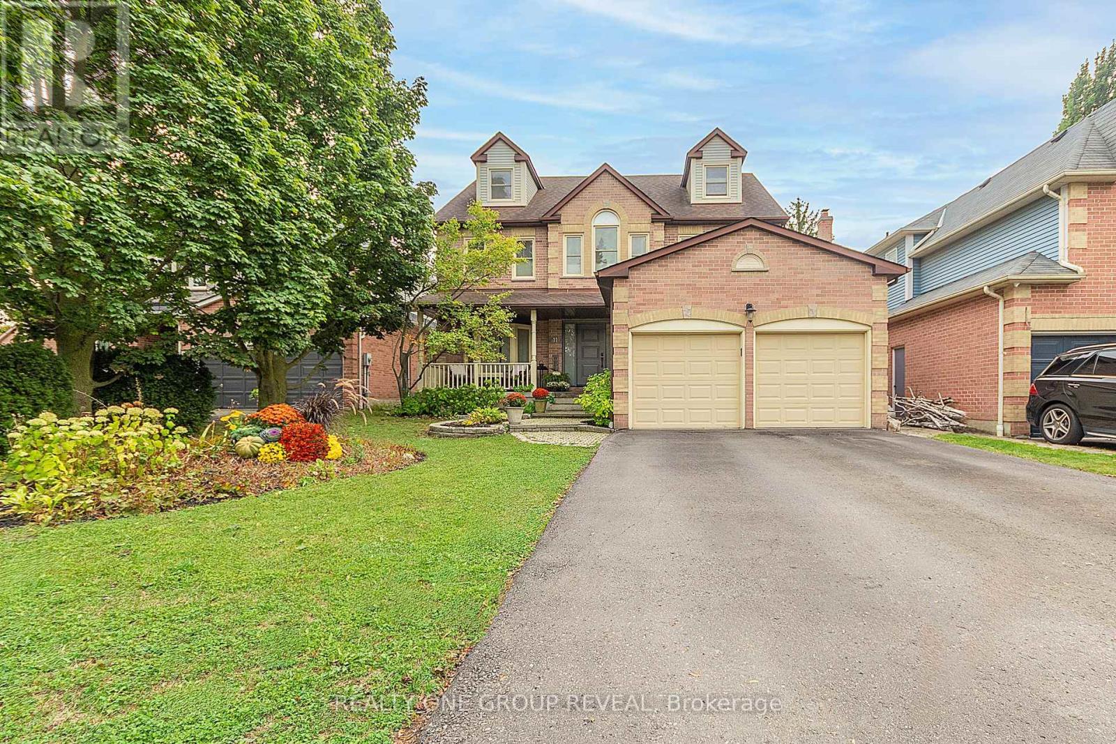 11 NETTLE'S COURT, Whitby, Ontario
