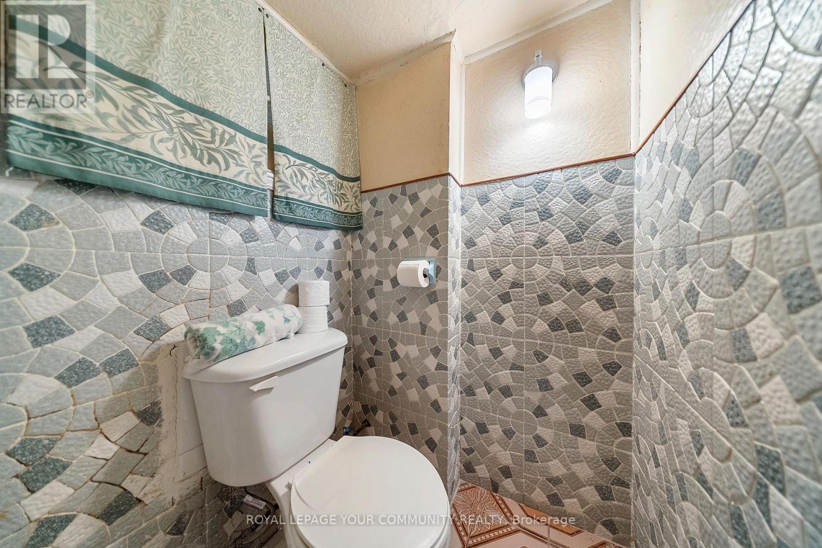 246 Westlake Avenue, Toronto, Ontario  M4C 4T2 - Photo 30 - E12476977