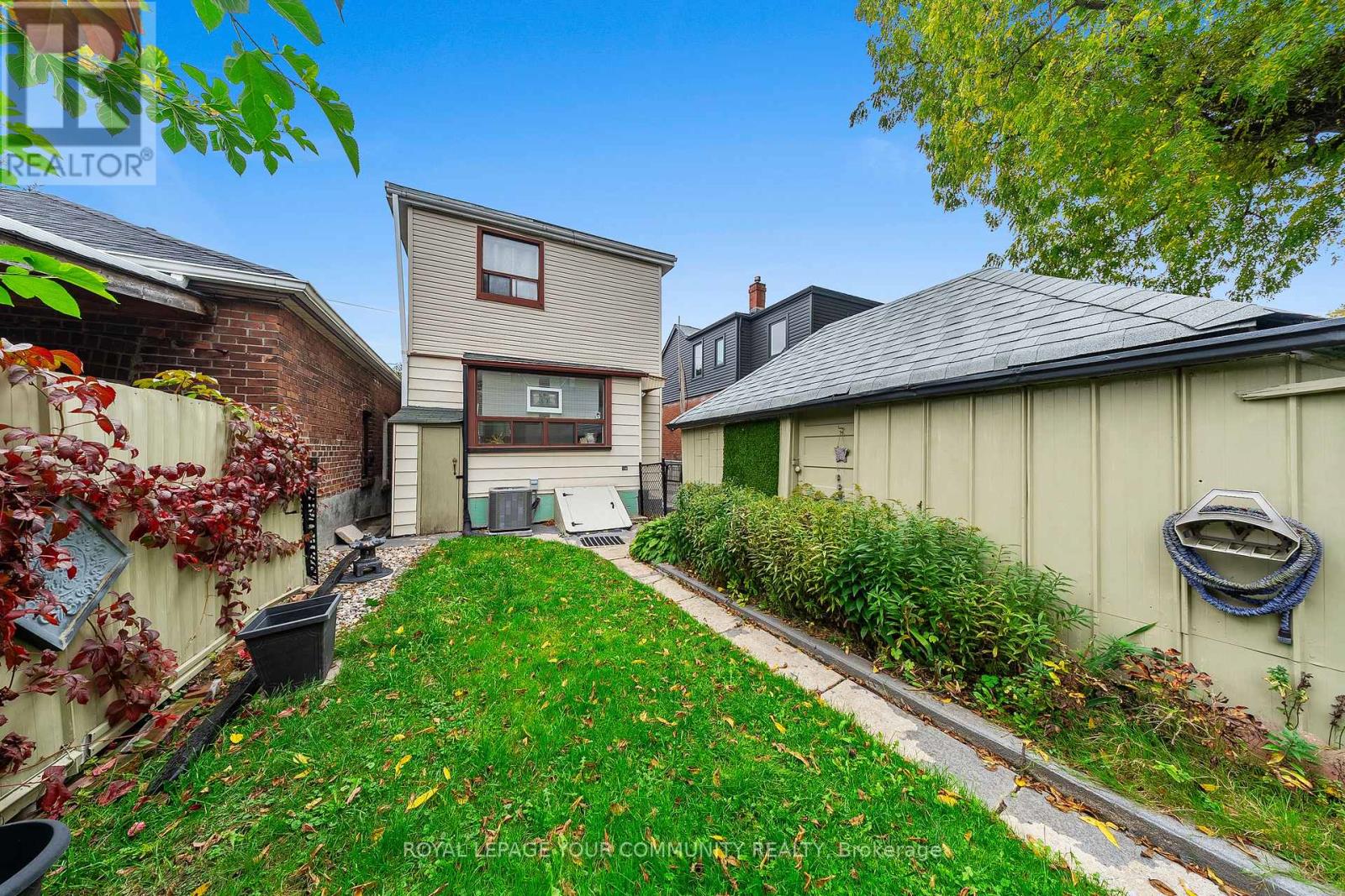246 Westlake Avenue, Toronto, Ontario  M4C 4T2 - Photo 33 - E12476977