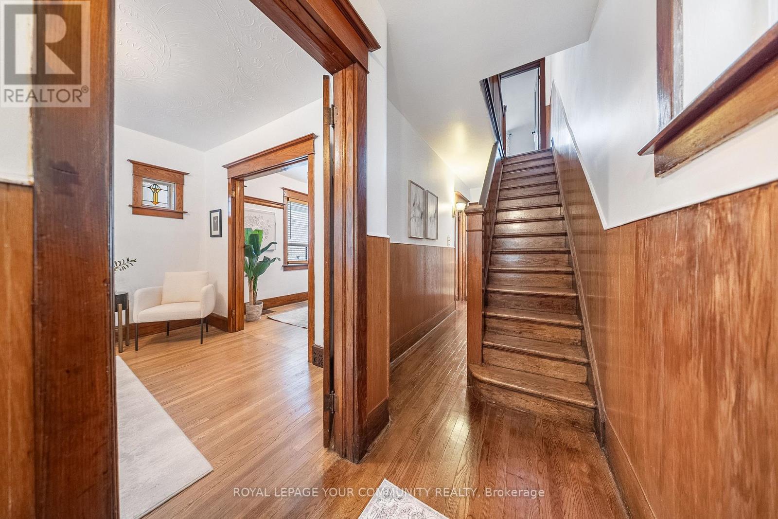 246 Westlake Avenue, Toronto, Ontario  M4C 4T2 - Photo 4 - E12476977