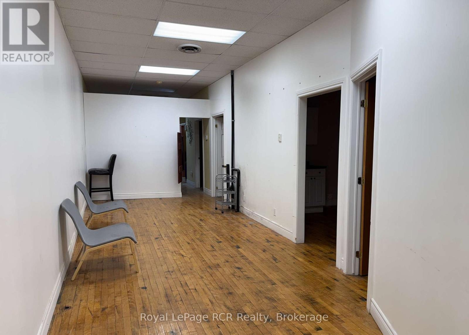 925 & 927 2nd Avenue E, Owen Sound, Ontario  N4K 2H5 - Photo 11 - X12477080