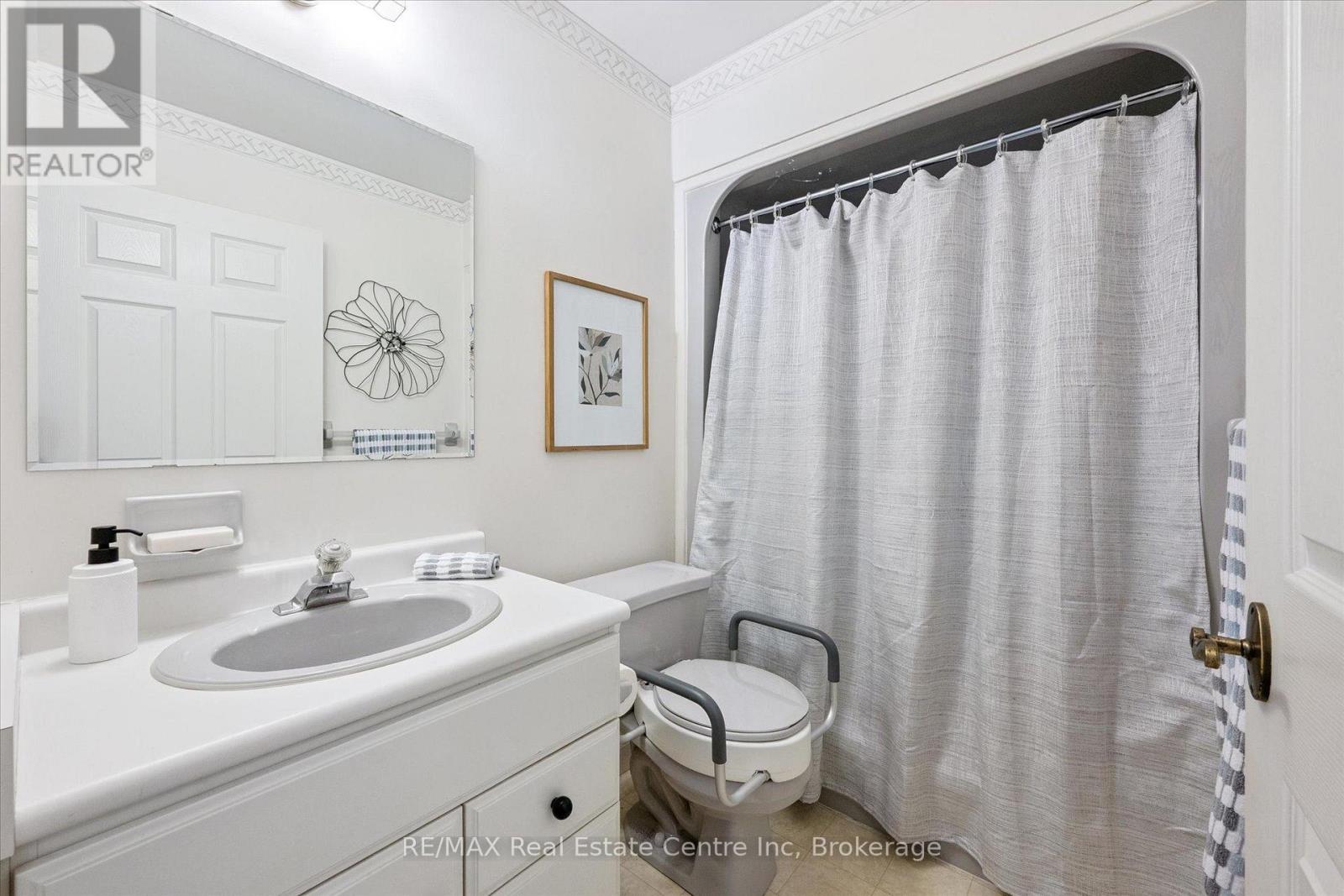 3 Gardenview Court, Guelph, Ontario  N1G 4X7 - Photo 15 - X12477107