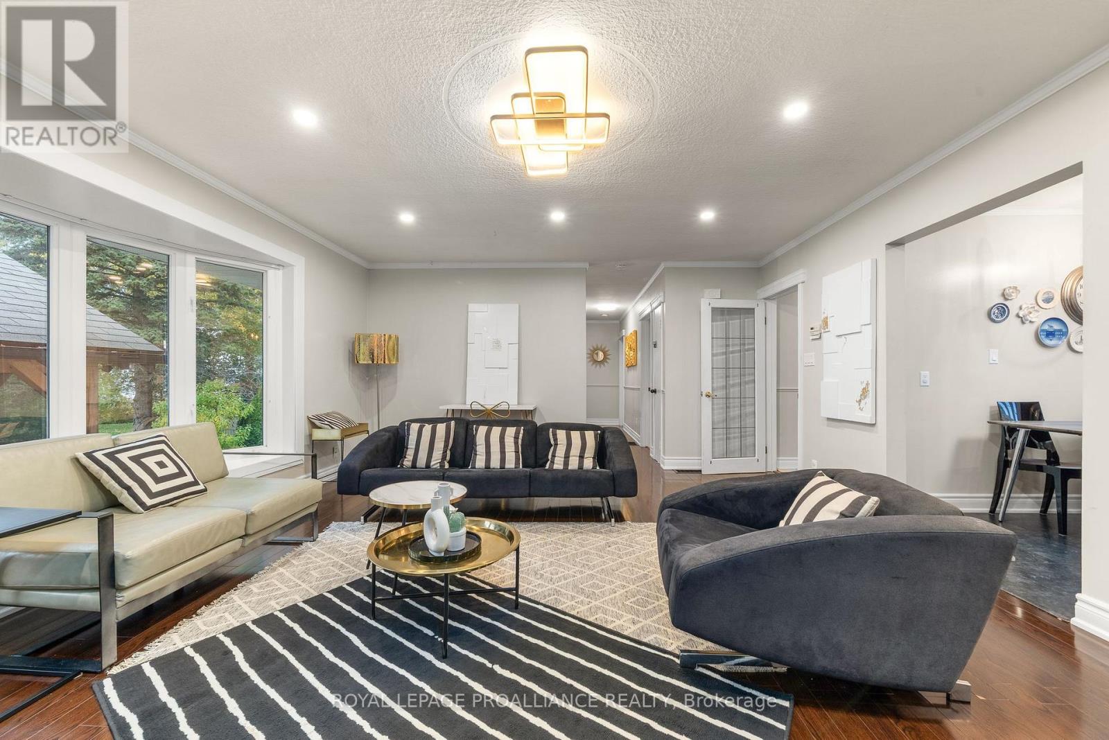 97 Roseland Drive, Quinte West, Ontario K0K 1L0 - Photo 19 - X12477100