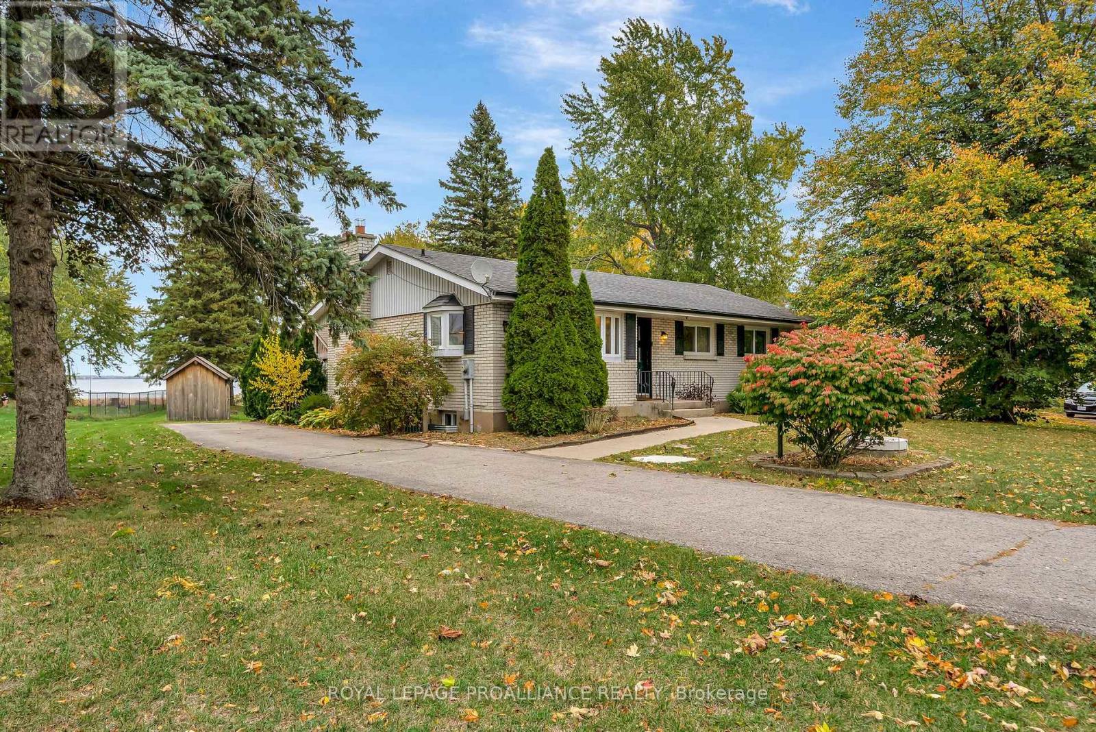 97 Roseland Drive, Quinte West, Ontario K0K 1L0 - Photo 3 - X12477100