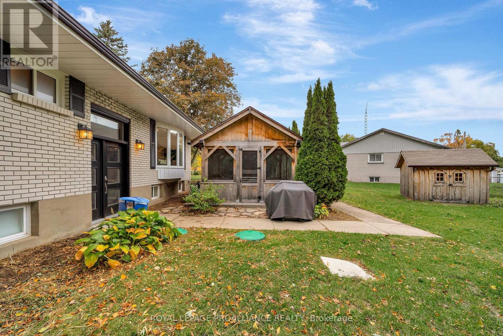 97 Roseland Drive, Quinte West, Ontario K0K 1L0 - Photo 40 - X12477100