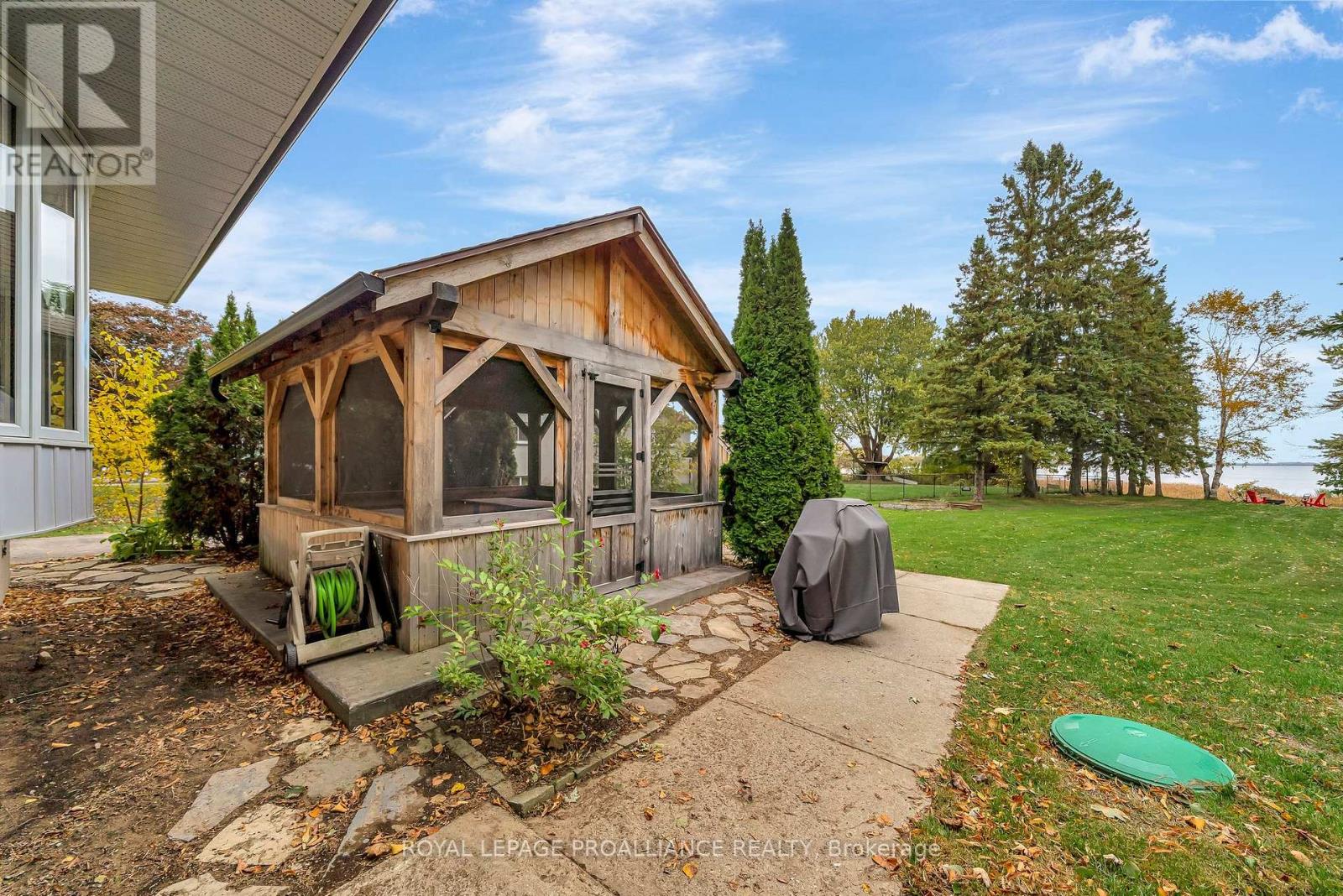 97 Roseland Drive, Quinte West, Ontario K0K 1L0 - Photo 41 - X12477100