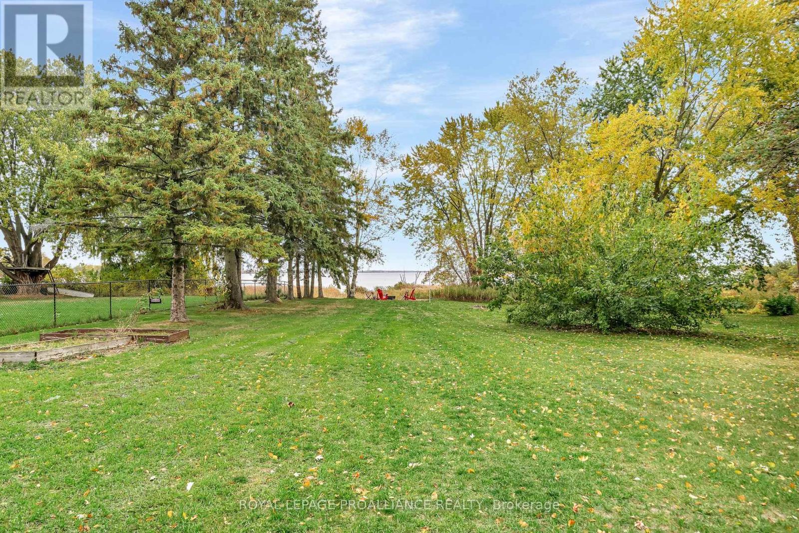 97 Roseland Drive, Quinte West, Ontario K0K 1L0 - Photo 47 - X12477100