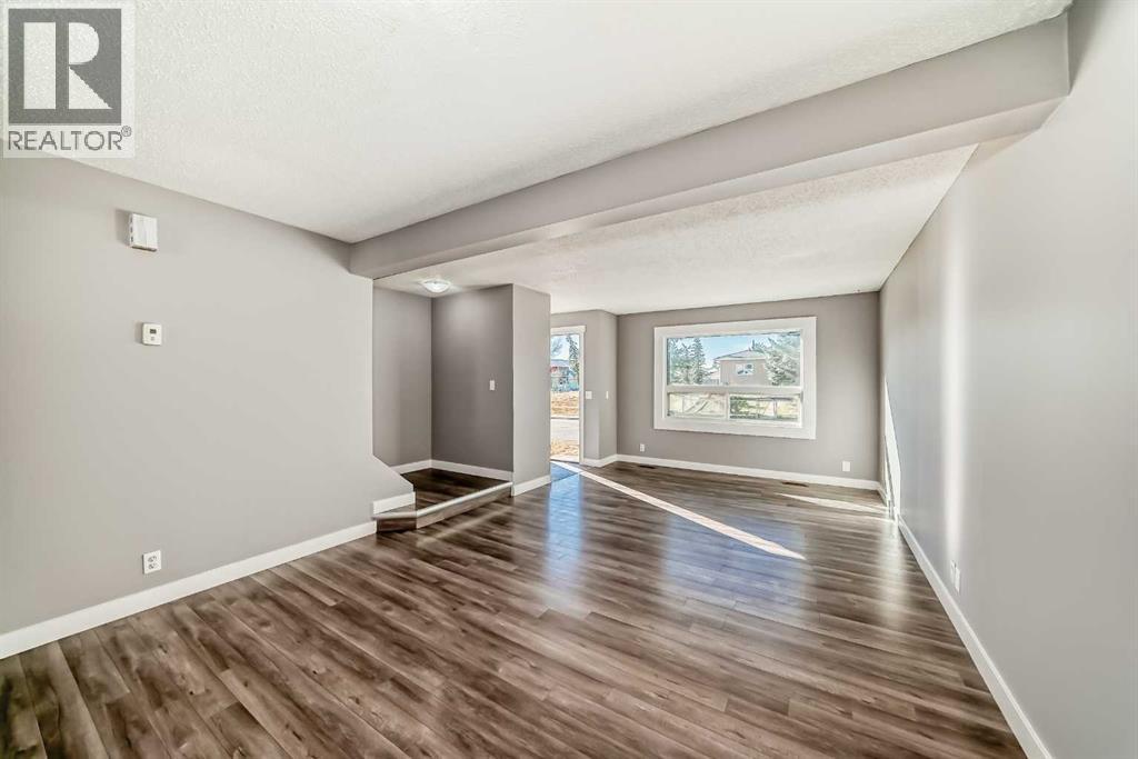 327 Falshire Way Ne, Calgary, Alberta  T3J 2B3 - Photo 9 - A2261149