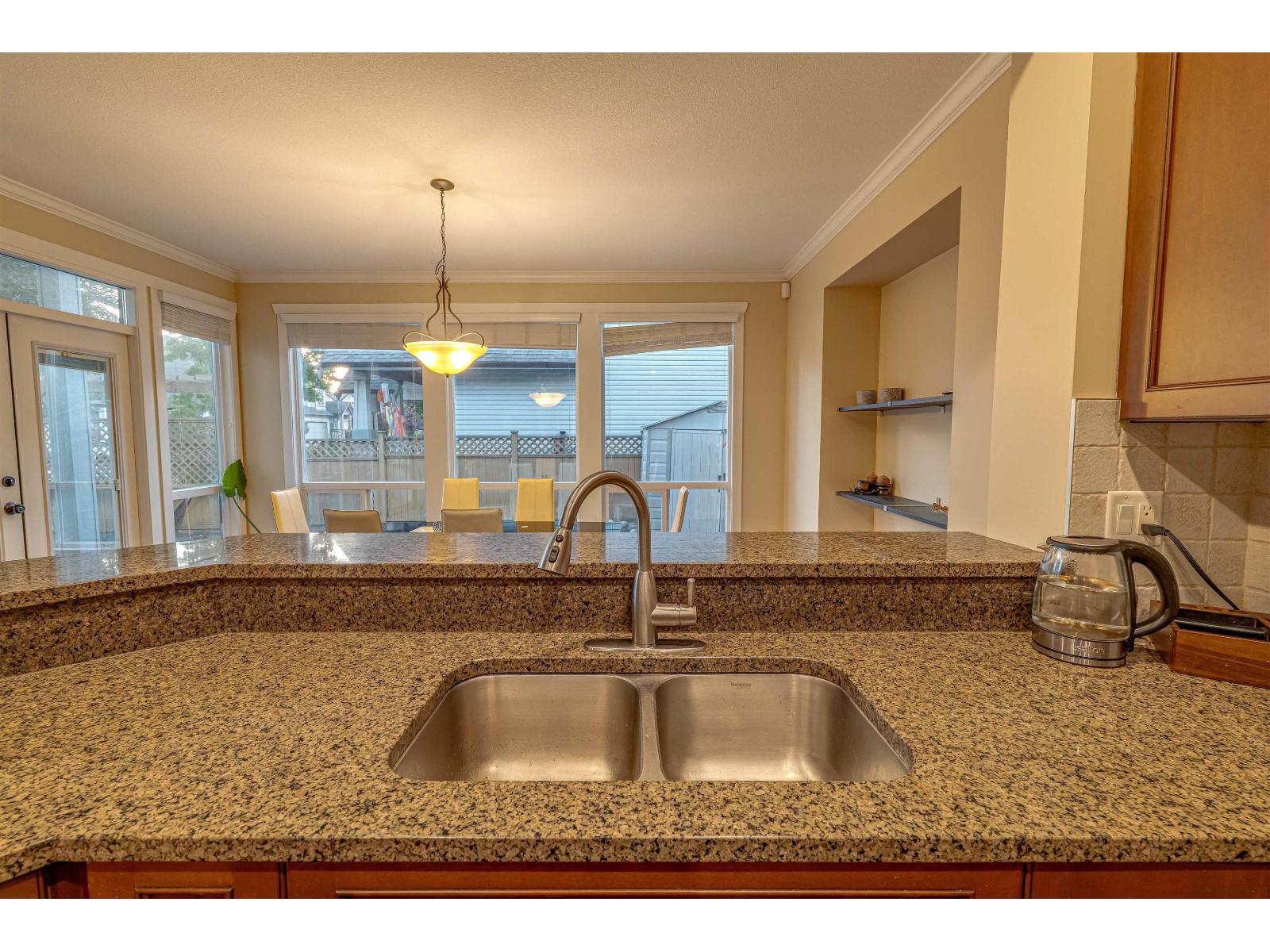 8375 209 Street, Langley, British Columbia  V2Y 0A3 - Photo 11 - R3060850
