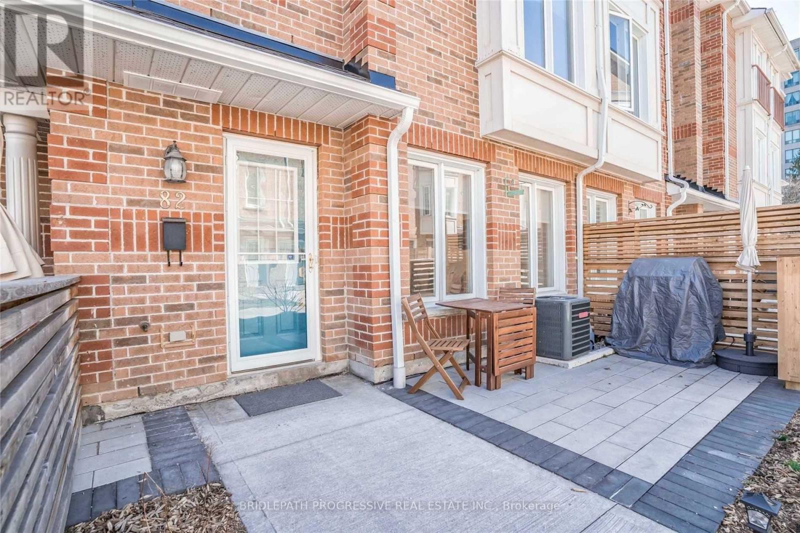 82 - 151 Townsgate Drive, Vaughan, Ontario  L4J 8J7 - Photo 3 - N12476972