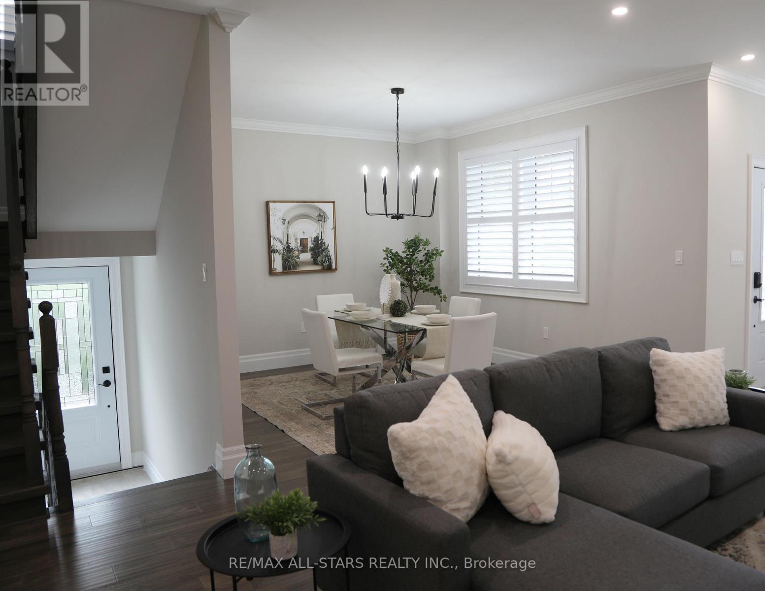 29 Patrick Drive, Aurora, Ontario  L4G 2A6 - Photo 8 - N12477000