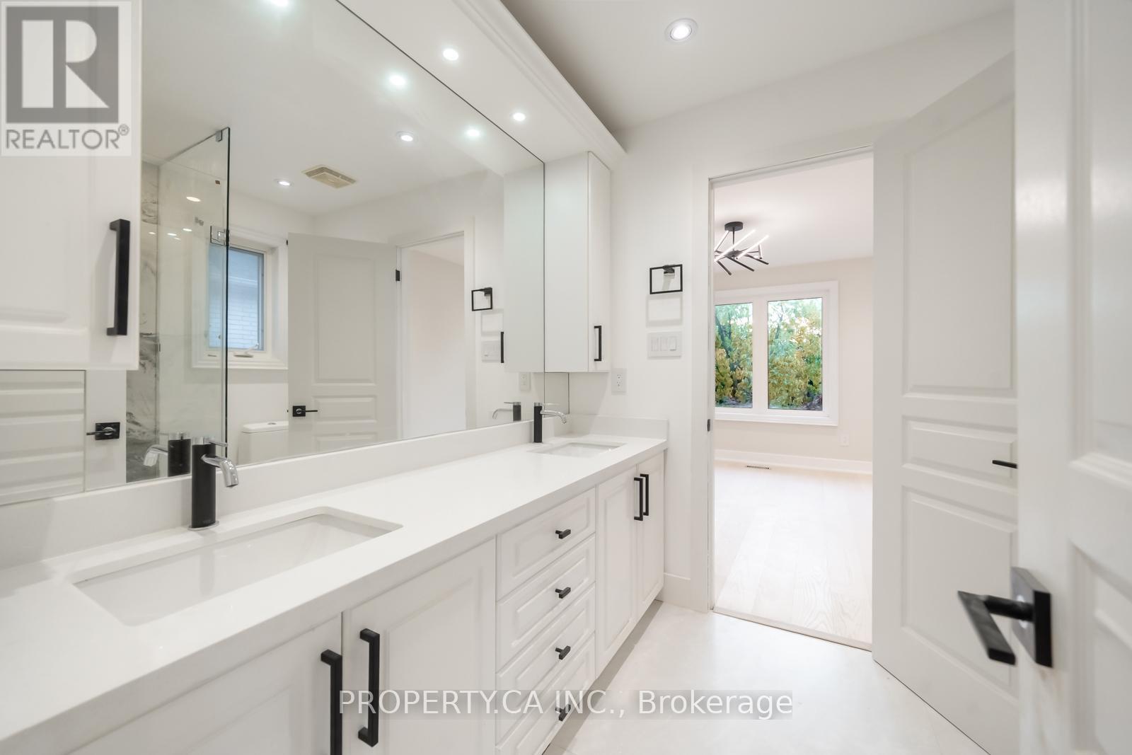 63 Concord Road, Vaughan, Ontario  L4J 3M2 - Photo 13 - N12477013