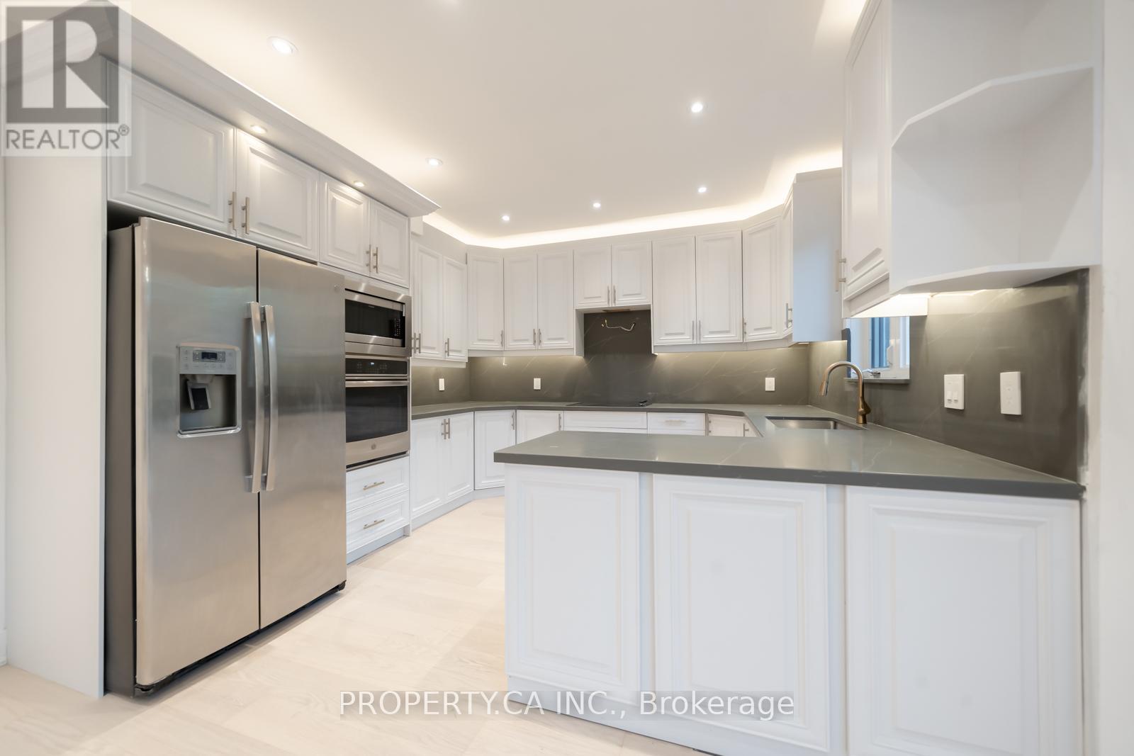 63 Concord Road, Vaughan, Ontario  L4J 3M2 - Photo 4 - N12477013