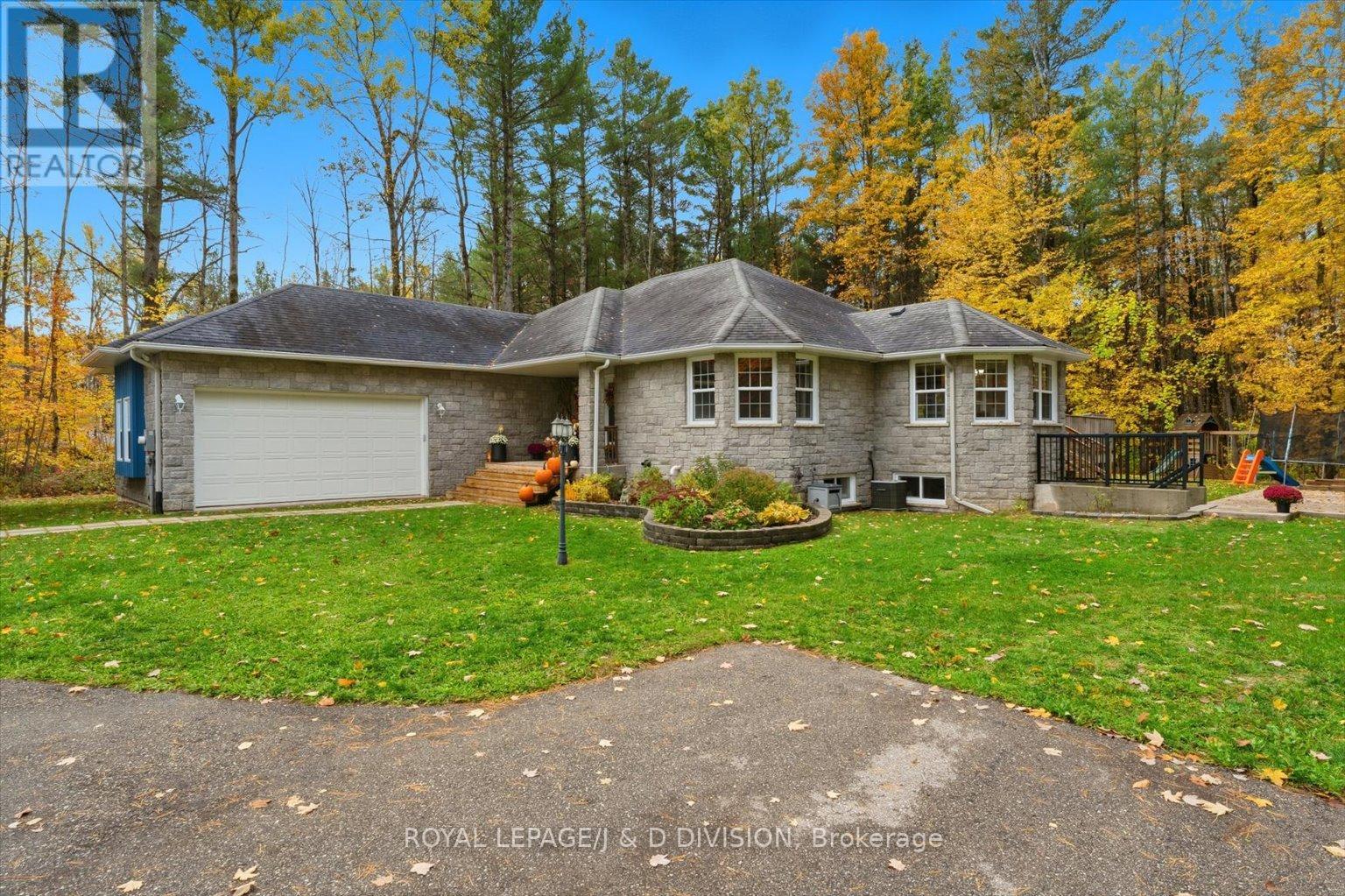 2925 PINECONE TRAIL, severn, Ontario