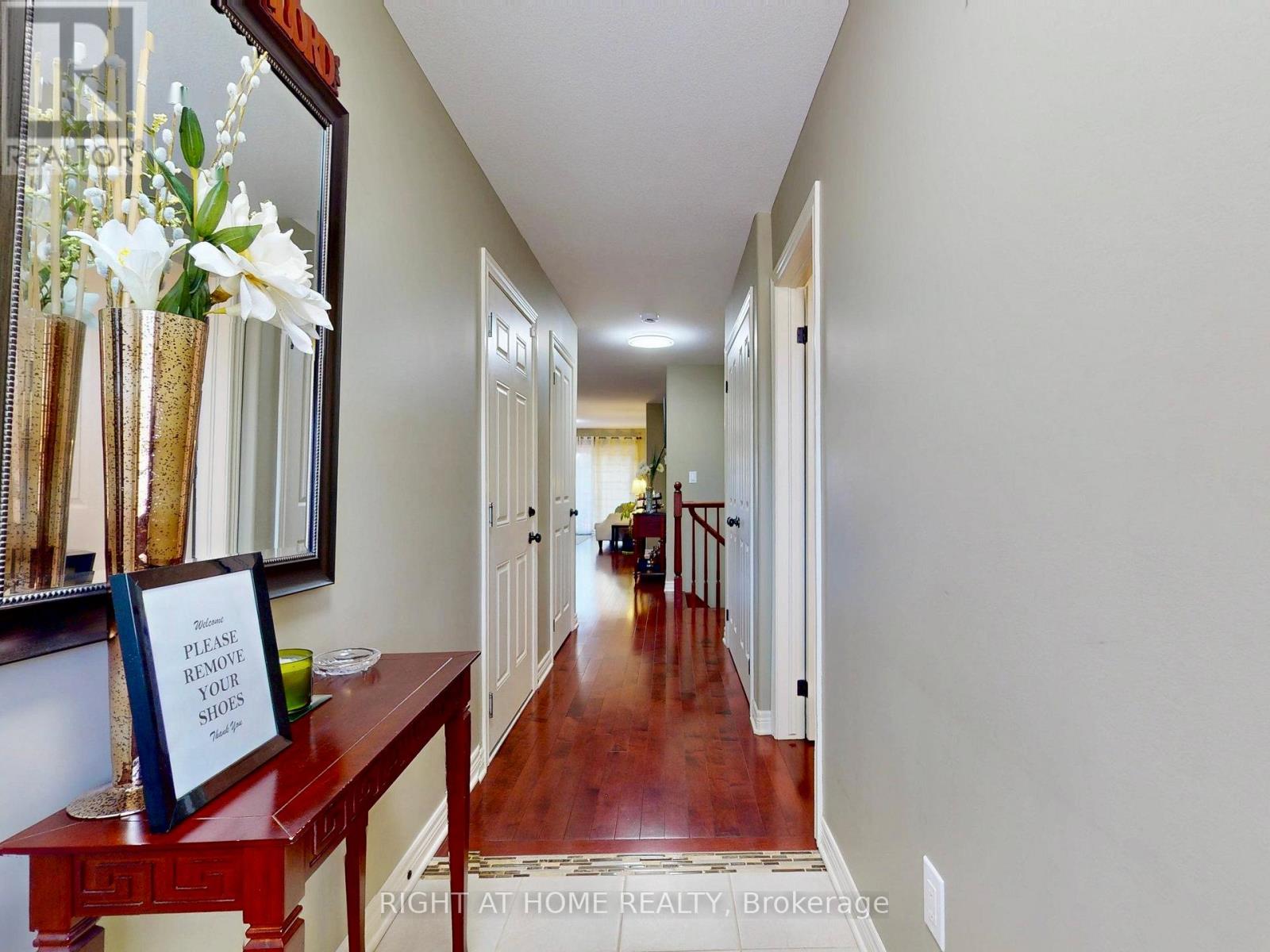 8583 Jennifer Crescent, Niagara Falls, Ontario  L2H 1H4 - Photo 2 - X12399539