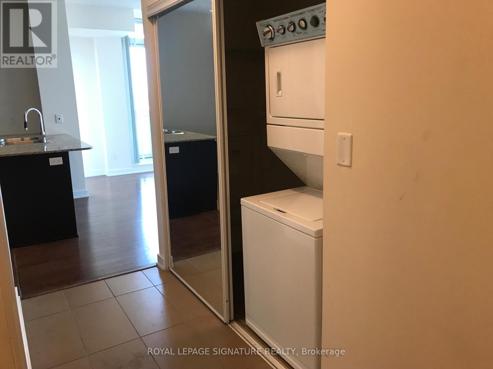 1509 - 4070 Confederation Parkway, Mississauga, Ontario  L5B 0E9 - Photo 14 - W12476956