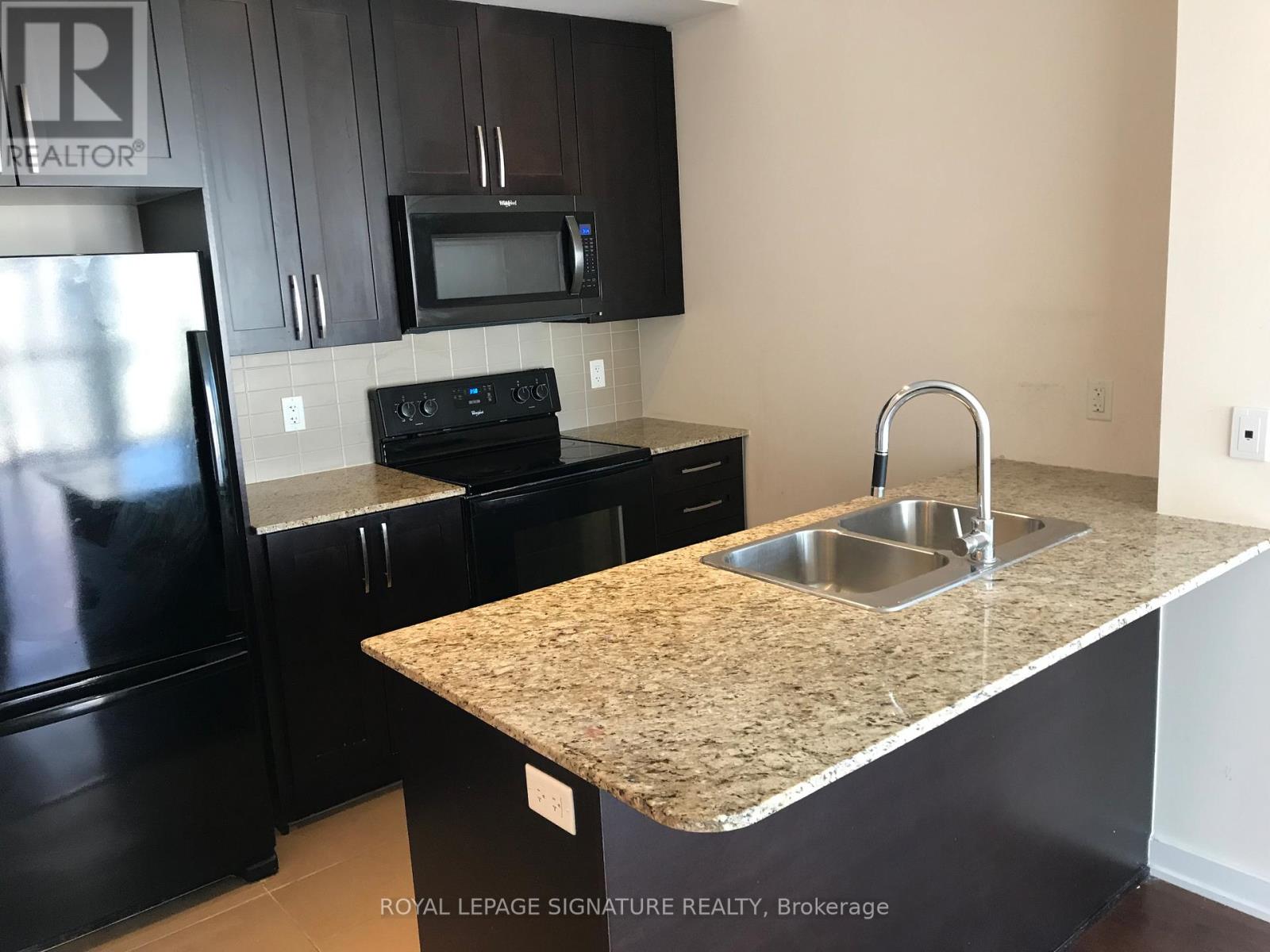 1509 - 4070 Confederation Parkway, Mississauga, Ontario  L5B 0E9 - Photo 3 - W12476956