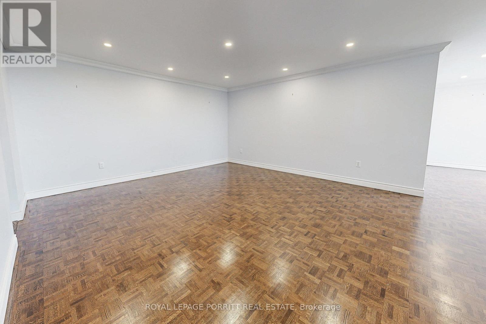 2007 - 1515 Lakeshore Road E, Mississauga, Ontario  L5E 3E2 - Photo 19 - W12476963