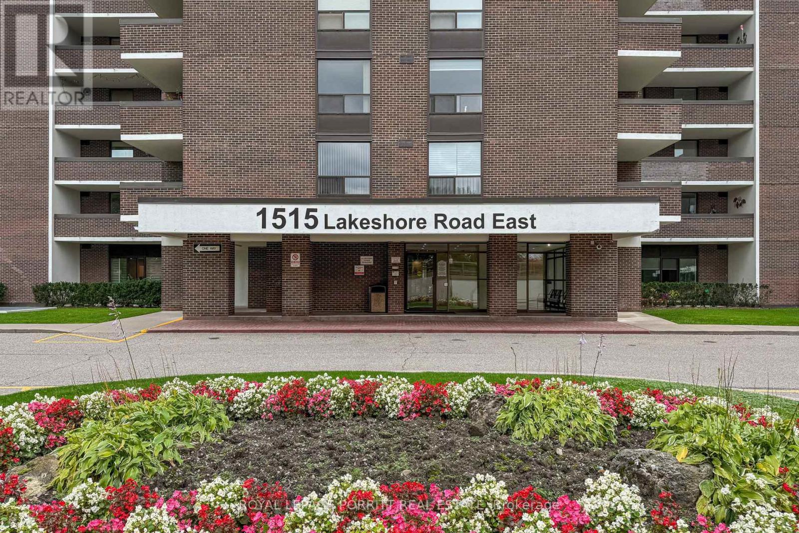2007 - 1515 Lakeshore Road E, Mississauga, Ontario  L5E 3E2 - Photo 2 - W12476963